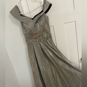 Ella Bella Shimmering shoulder-skimming dress